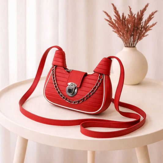Crossbody bag with chain detail for kids made of jelly fiber (waterproof). ____ Delivery Free